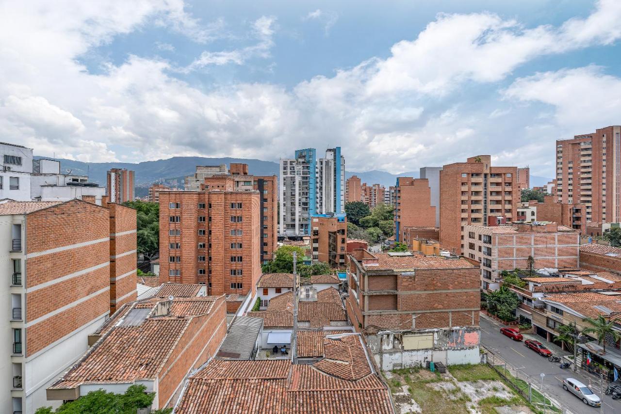 Apartamentos Housy Laureles Медельин Экстерьер фото