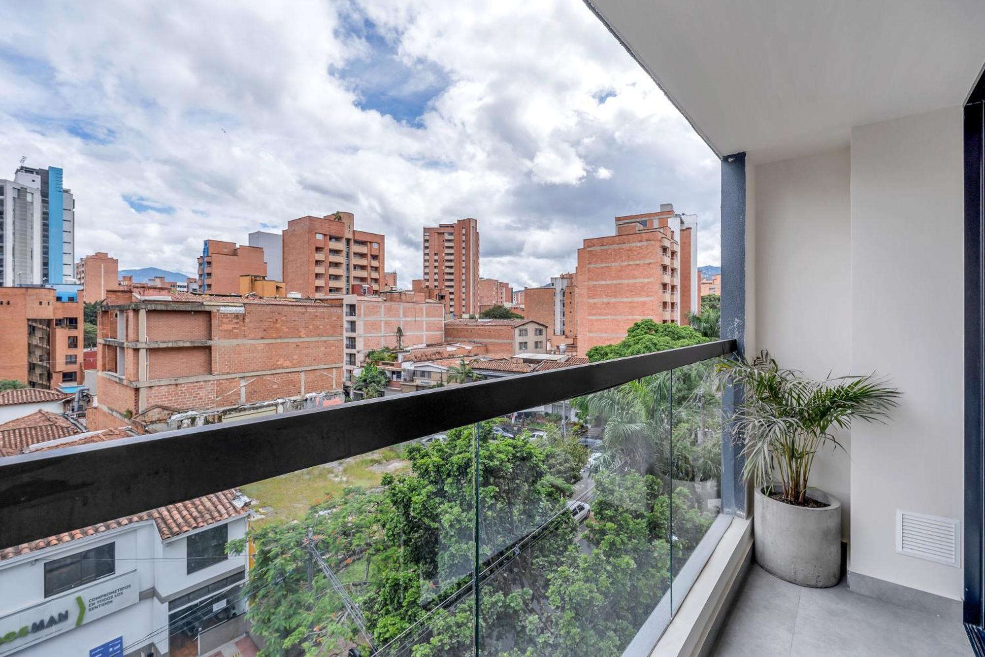 Apartamentos Housy Laureles Медельин Экстерьер фото