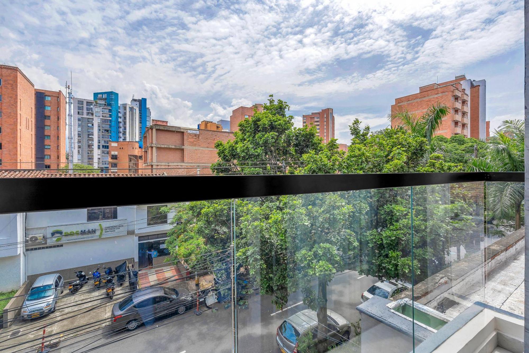 Apartamentos Housy Laureles Медельин Экстерьер фото