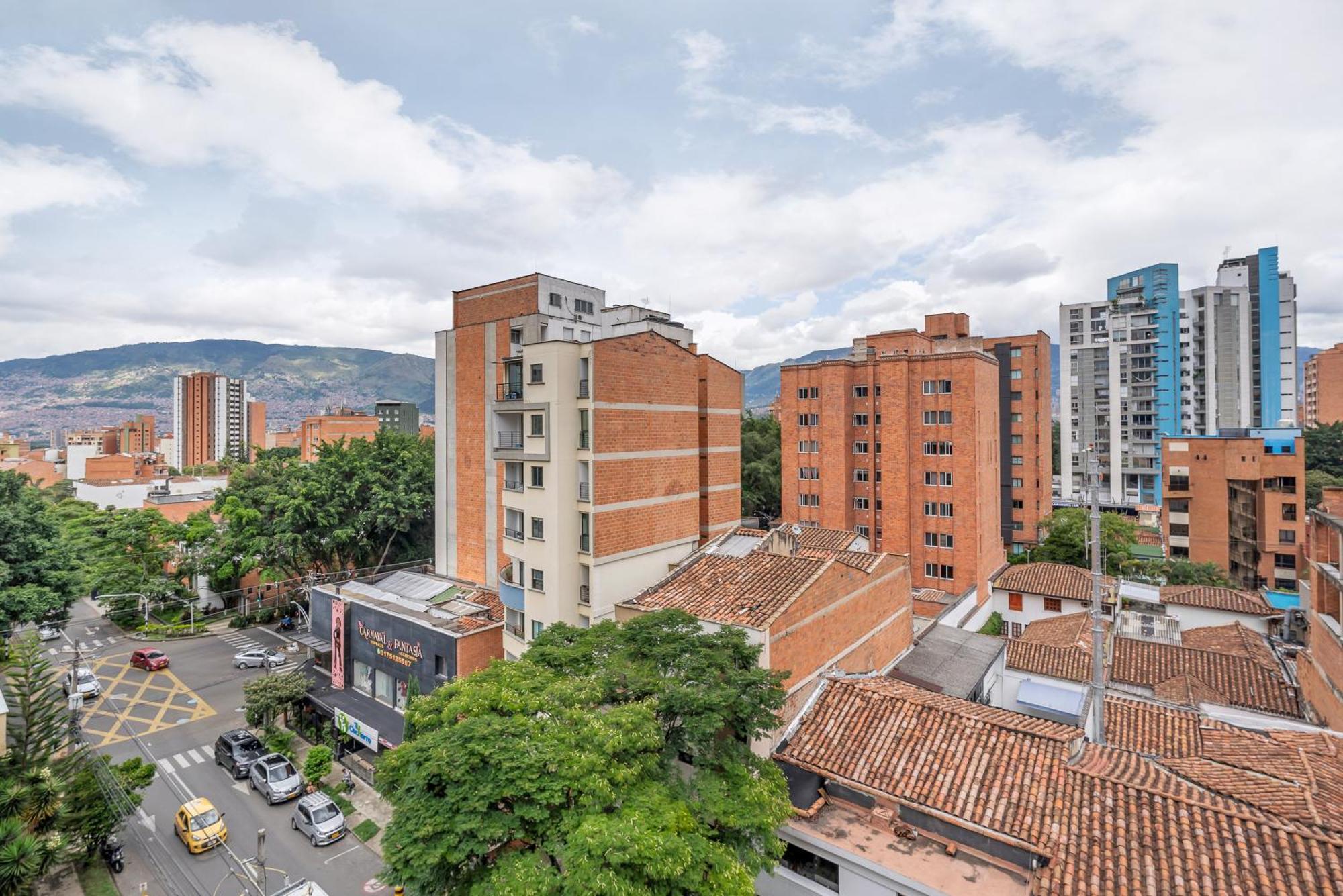 Apartamentos Housy Laureles Медельин Экстерьер фото