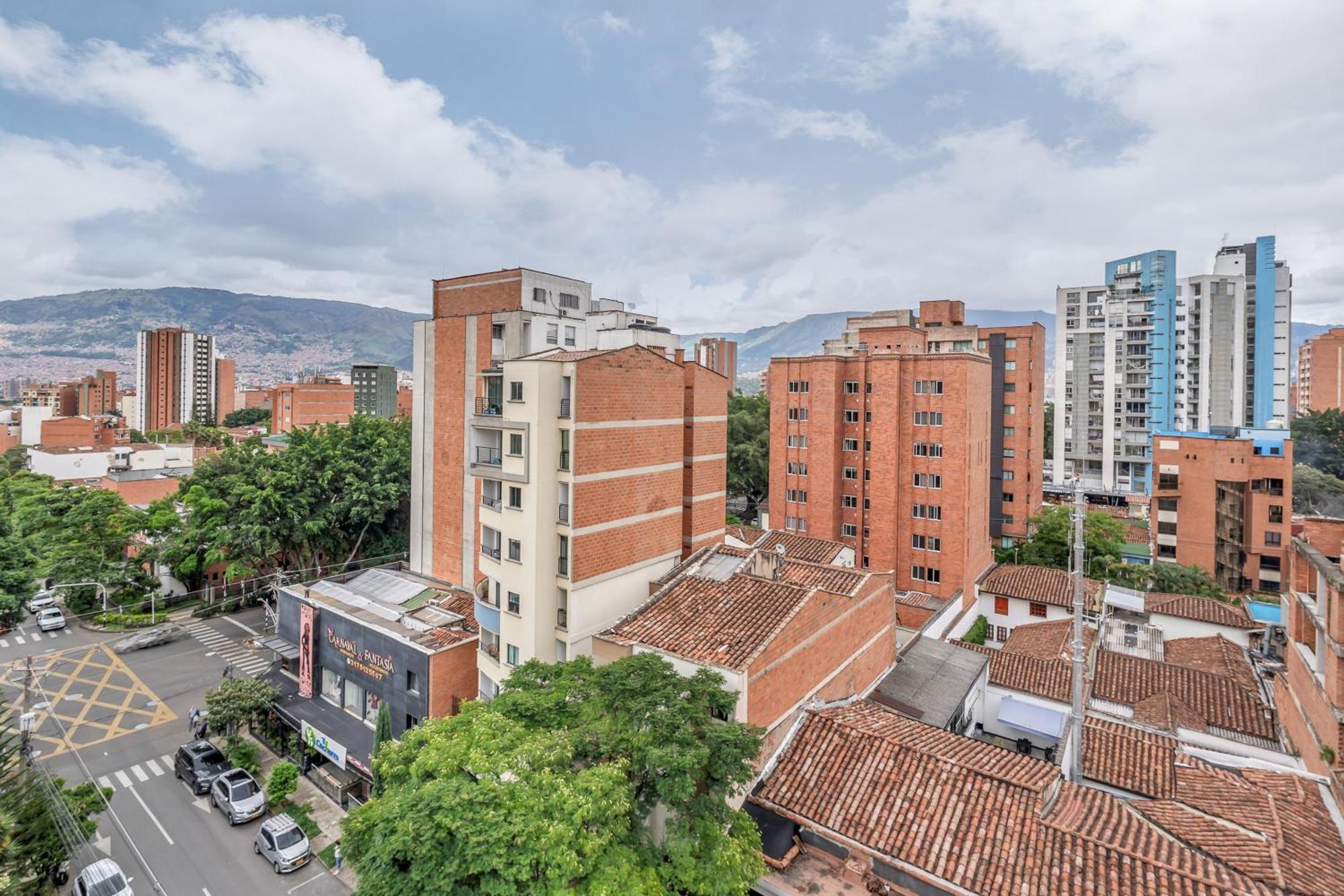 Apartamentos Housy Laureles Медельин Экстерьер фото