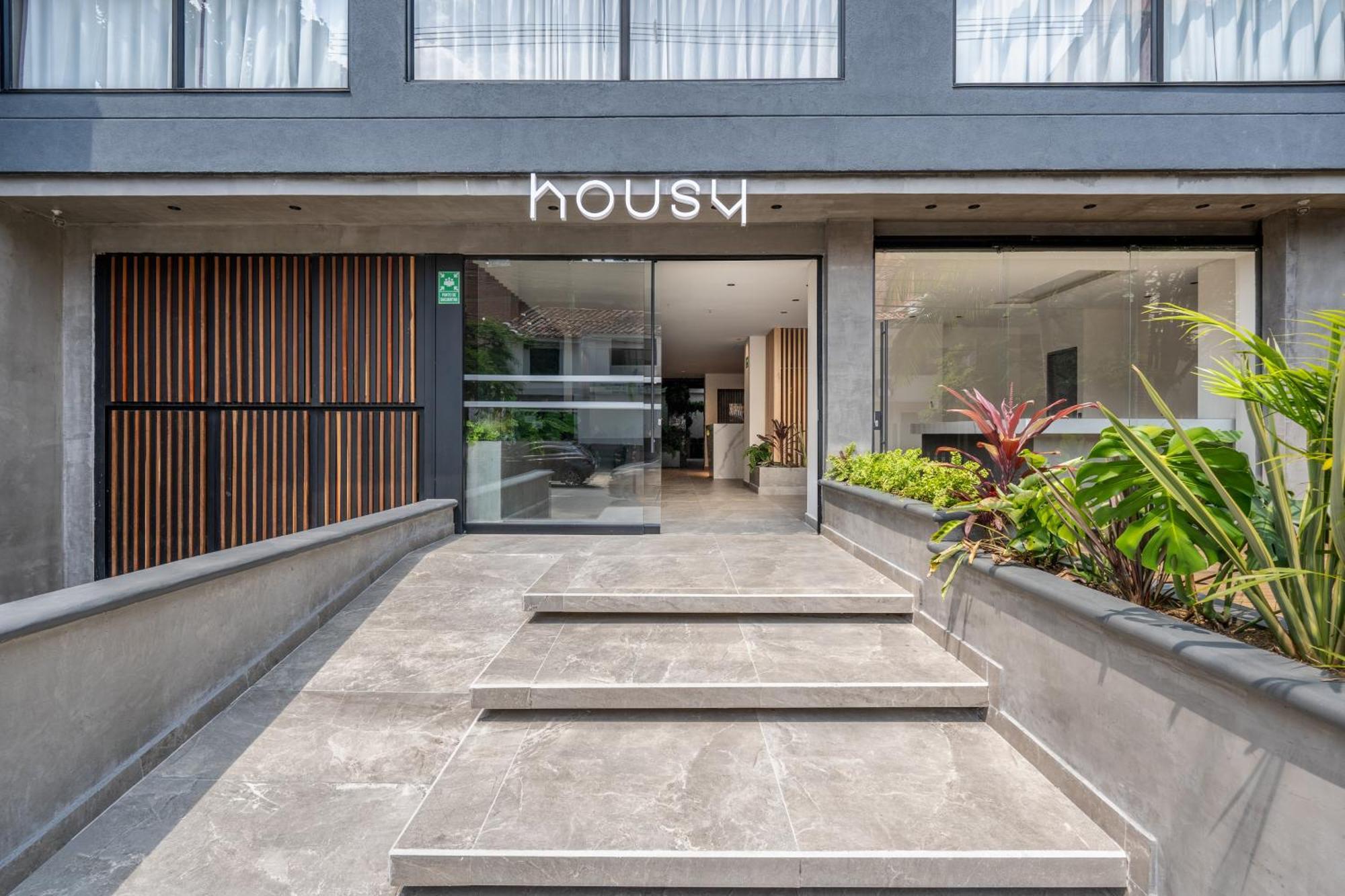 Apartamentos Housy Laureles Медельин Экстерьер фото